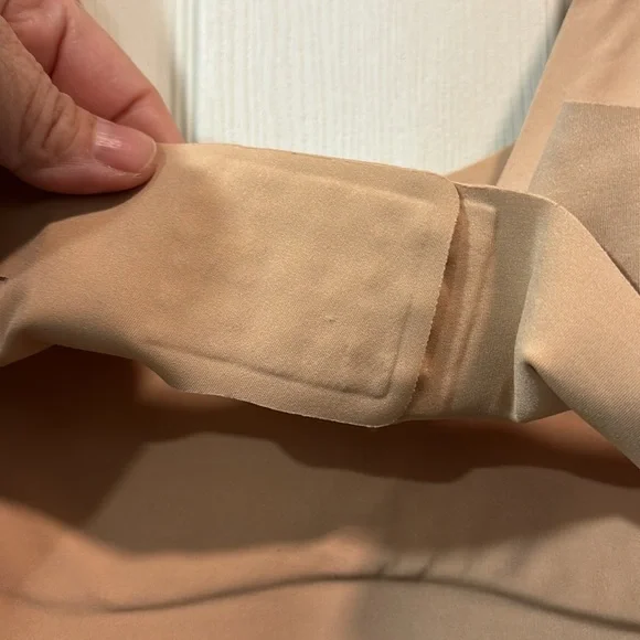 Like New! Le Mystère Smooth Shape Wireless Bra - Natural, size Small - Picture 6 of 13